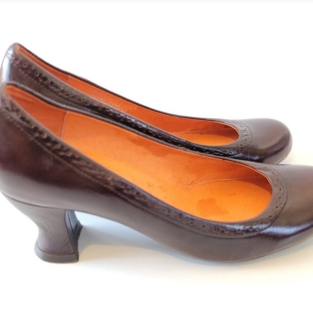 Miz Mooz Alexis Pumps Heels Size 38 Brown.